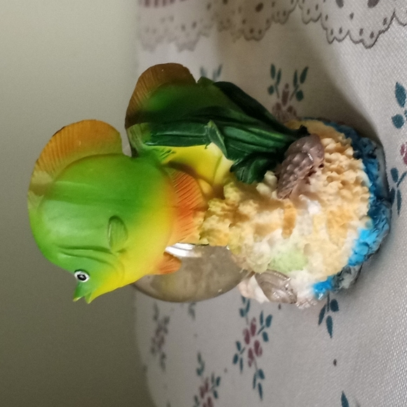 Mini Fish/Beach Snow Globe - Picture 2 of 5